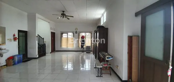 image DIJUAL RUMAH 2 LANTAI SIAP HUNI DEKAT SEKOLAH DI PURI ANJASMORO SEMARANG BARAT (3)