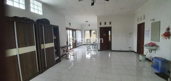 image DIJUAL RUMAH 2 LANTAI SIAP HUNI DEKAT SEKOLAH DI PURI ANJASMORO SEMARANG BARAT (1)