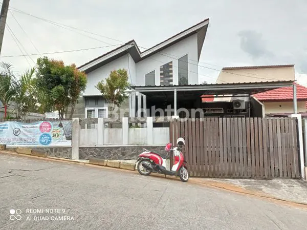 image RUMAH BESAR DAN TERAWAT (1)