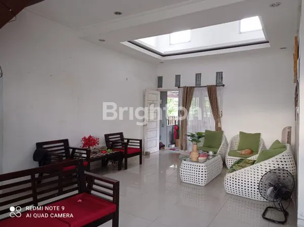 image RUMAH BESAR DAN TERAWAT (2)