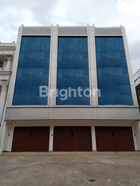 RUKO BARU 3 UNIT DI JALAN PANJANG JAKARTA BARAT. BANGUNAN 4,5 LANTAI