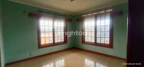 image RUMAH HOOK MEGAH 4 LANTAI DEKAT KAMPUS UNMER MALANG (3)