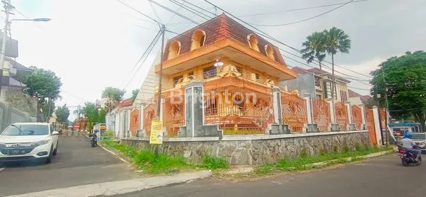 image RUMAH HOOK MEGAH 4 LANTAI DEKAT KAMPUS UNMER MALANG (1)