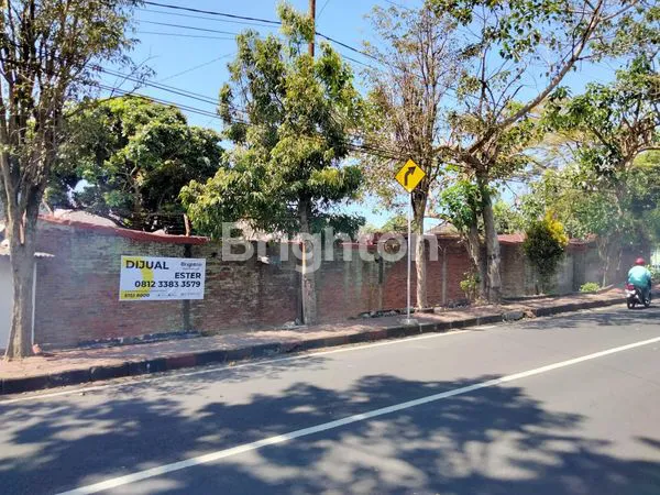 image RUMAH BERHALAMAN  LUAS DI TENGAH KOTA BATU 5 MENIT KE MUSEUM ANGKOT 10 MENIT KE BALOGA/JATIM PARK 4 (2)