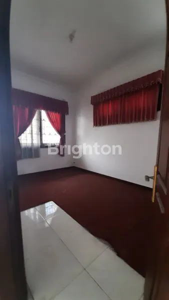 image RUMAH MURAH STRATEGIS LOKASI PERUMAHAN MEWAH SURABAYA BARAT DEKAT HR MUHAMMAD, MAYJEN SUNGKONO, GRAHA FAMILI, PAKUWON INDAH (6)