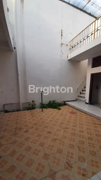 image RUMAH MURAH STRATEGIS LOKASI PERUMAHAN MEWAH SURABAYA BARAT DEKAT HR MUHAMMAD, MAYJEN SUNGKONO, GRAHA FAMILI, PAKUWON INDAH (5)