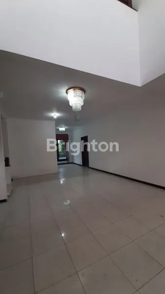 image RUMAH MURAH STRATEGIS LOKASI PERUMAHAN MEWAH SURABAYA BARAT DEKAT HR MUHAMMAD, MAYJEN SUNGKONO, GRAHA FAMILI, PAKUWON INDAH (2)