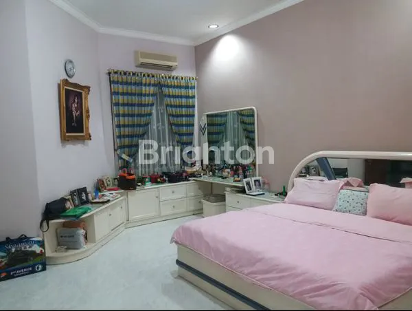 image TURUN HARGA 500JT!! RUMAH SECOND TERAWAT NOL JALAN AREA MANYAR DEKAT KE SEKOLAH PETRA KLAMPIS RAYA MERR GALAXY MALL KERTAJAYA DHARMAHUSADA MANYAR KERTOARJO (7)