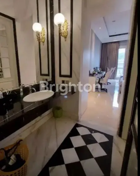 image RUMAH MEWAH PAKUWON CITY WITH SWIMMING POOL (4)