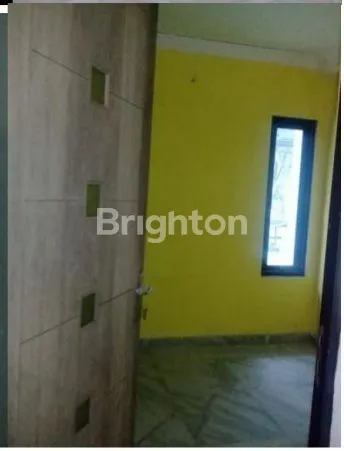 image *RUMAH 2 LANTAI SURABAYA BARAT DEKAT PASAR CITRALAND* (3)