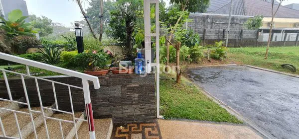 image RUMAH MEWAH 2 LANTAI IVY PARK BSB SEMARANG DEKAT UNIKA UPTOWN MALL (4)