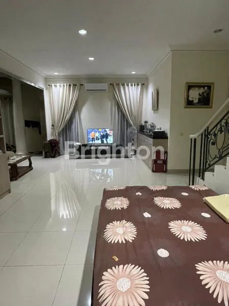image RUMAH MEWAH CANTIK 2 LT DI LES BELLES  MAISONS SERPONG RAYA. TANGERANG (5)