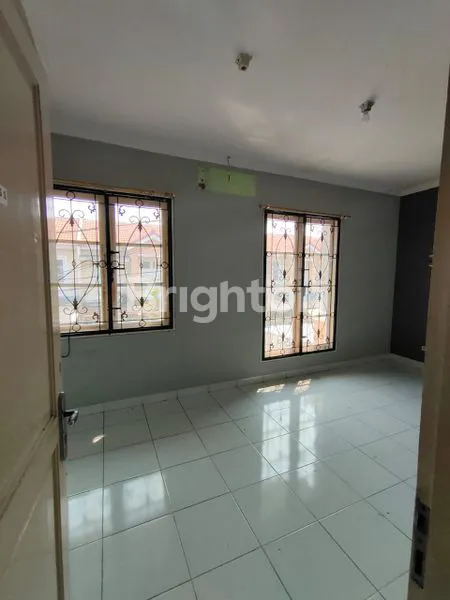 image RUMAH CANTIK & SIAP HUNI DI PORIS TANGERANG. BANGUNAN 2 LANTAI. (2)