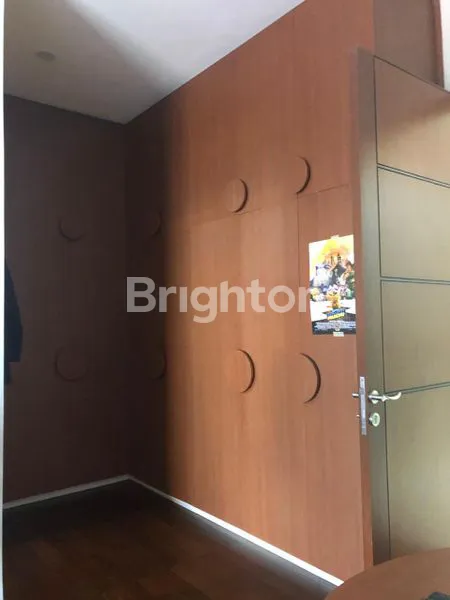 image RUMAH CANTIK TAMAN ARIES, BANGUNAN 3,5 LANTAI, TURUN HARGA 5,5M MENJADI 4.950M MASIH NEGO (10)