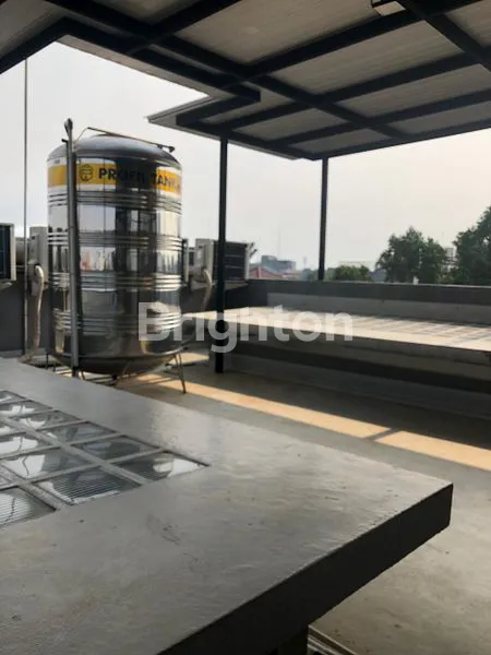 image RUMAH CANTIK TAMAN ARIES, BANGUNAN 3,5 LANTAI, TURUN HARGA 5,5M MENJADI 4.950M MASIH NEGO (11)