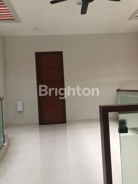image RUMAH CANTIK TAMAN ARIES, BANGUNAN 3,5 LANTAI, TURUN HARGA 5,5M MENJADI 4.950M MASIH NEGO (12)