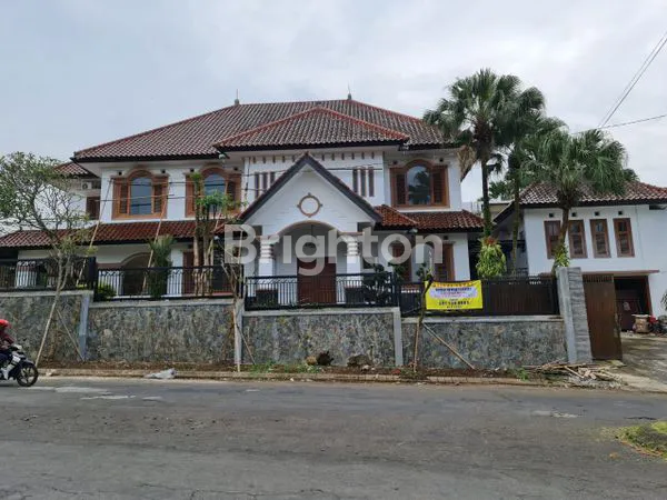 image VILLA MEWAH DI PERUMAHAN ELIT VILLA PUNCAK TIDAR MALANG (3)