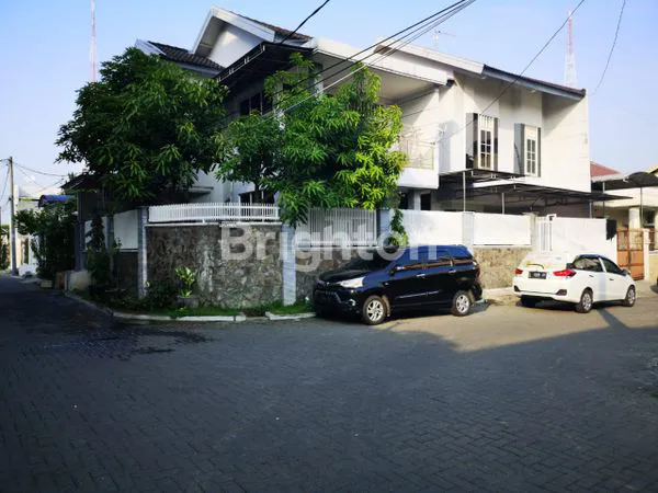 image RUMAH HOOK 2 LANTAI SIMPANG DARMO PERMAI SELATAN (1)