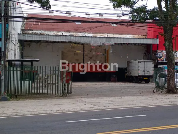 image GUDANG LUAS POROS JALAN RAYA (1)