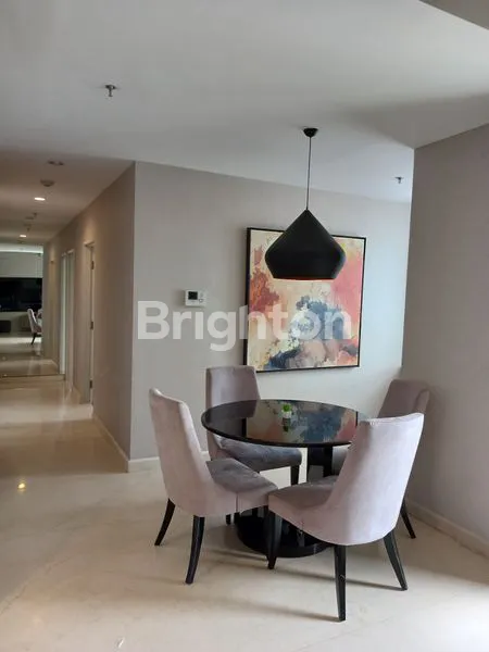 image THE PEAK APARTEMEN 3 BR JADI 2 BR FULL FURNISHED LOKASI STRATEGIS PUSAT KOTA SURABAYA CONNECT TUNJUNGAN PLAZA (4)