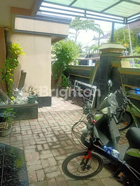 image RUMAH 1,5 LANTAI DI LINGKUNGAN NYAMAN DENGAN ROW LEBAR +  TENGAH KOTA (3)