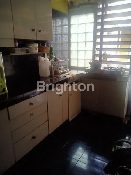 image RUMAH 1,5 LANTAI DI LINGKUNGAN NYAMAN DENGAN ROW LEBAR +  TENGAH KOTA (5)