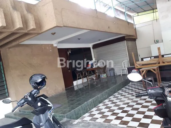 image RUMAH 3 LANTAI TENGGILIS MEJOYO (3)