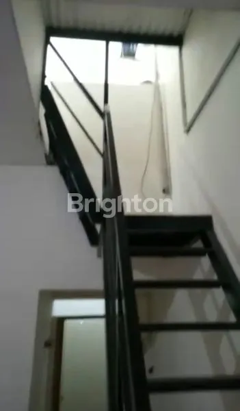 image RUMAH TERAWAT BERSIH 1,5LANTAI SIAP HUNI & DEKAT KOTA PONDOK JATI (3)