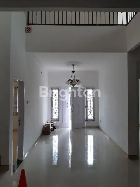 image RUMAH 2 LANTAI TENGAH KOTA,FULL RENOVASI DEKAT EXIT TOL SIDOARJO,DAERAH STRATEGIS,DEKAT RS DELTA SURYA,LIPPO PLAZA,DAN HOTEL (4)