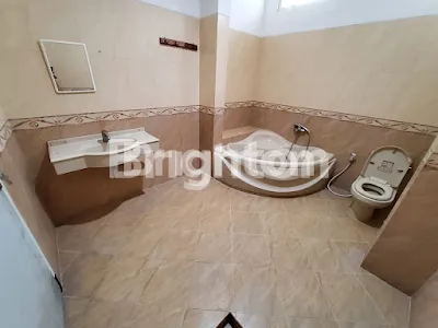 image RUMAH MEWAH FULL FURNISED DENGAN KOLAM RENANG (7)