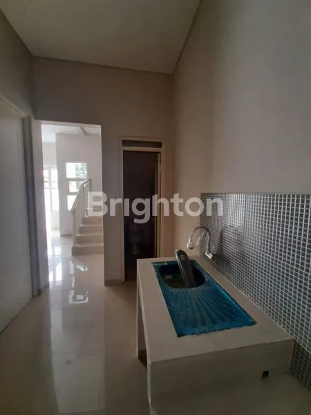 image RUMAH BARU GRESS 2 LANTAI, TEMPAT STRATEGIS (5)