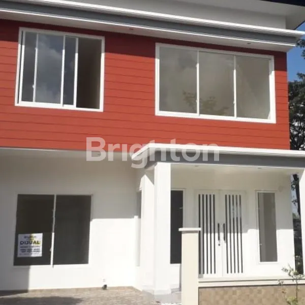 image RUMAH GOLF AVENUE CITRALAND, DESIGN MINIMALIS 2LANTAI CIAMIK (1)