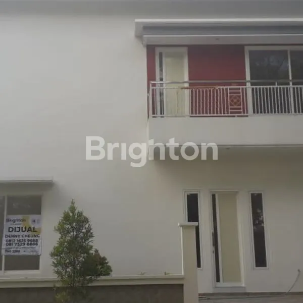 image RUMAH GOLF AVENUE CITRALAND, DESIGN MINIMALIS 2LANTAI CIAMIK (2)