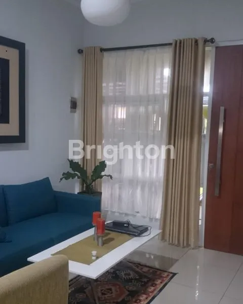 image RUMAH ISTIMEWA DI JALAN UTAMA KAWALUYAAN (5)