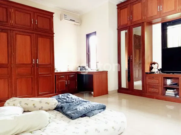 image MURAH !!! HUNIAN ASRI DAN NYAMAN 2 LANTAI FULL FURNISH, ADA KOLAM RENANG, PERUMAHAN  CASAGRANDE MAGUWOHARJO DEPOK SLEMAN JOGYAKARTA (8)