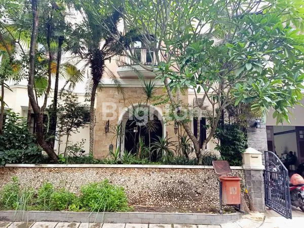 image MURAH !!! HUNIAN ASRI DAN NYAMAN 2 LANTAI FULL FURNISH, ADA KOLAM RENANG, PERUMAHAN  CASAGRANDE MAGUWOHARJO DEPOK SLEMAN JOGYAKARTA (5)