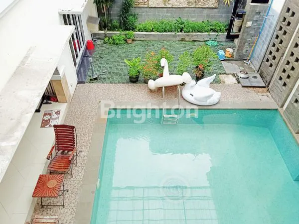 image MURAH !!! HUNIAN ASRI DAN NYAMAN 2 LANTAI FULL FURNISH, ADA KOLAM RENANG, PERUMAHAN  CASAGRANDE MAGUWOHARJO DEPOK SLEMAN JOGYAKARTA (3)