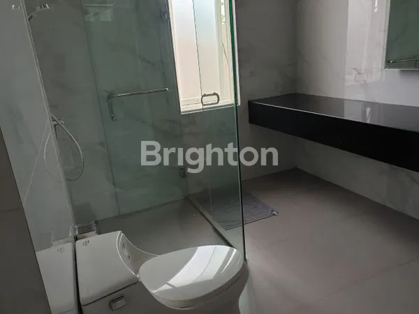 image SIAP HUNI, SANGAT TERAWAT, BERADA DI KAWASAN ELITE SURABAYA (6)