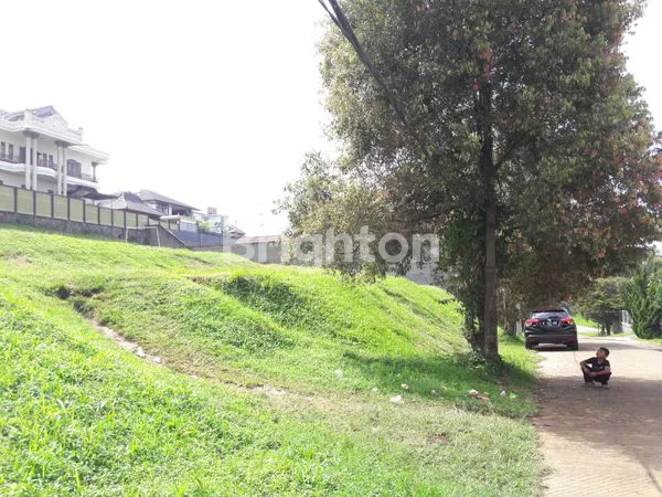 image TANAH BERKONTUR, BENTUK & LOKASI TANAH SANGAT BAGUS, DI PONDOK HIJAU BANDUNG (2)