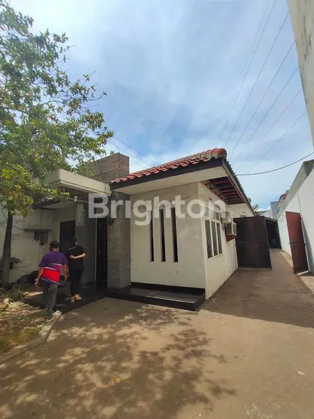 image RUMAH DAN GUDANG YANG SANGAT STRATEGIS DI JALAN KENJERAN (1)