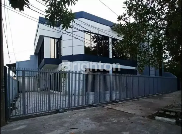 image GEDUNG DI KENJERAN (1)