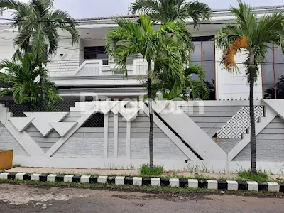 image RUMAH 2 LANTAI MEWAH SIAP HUNI DHARMAHUSADA INDAH SURABAYA DEKAT MALL (2)