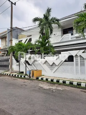 image RUMAH 2 LANTAI MEWAH SIAP HUNI DHARMAHUSADA INDAH SURABAYA DEKAT MALL (1)