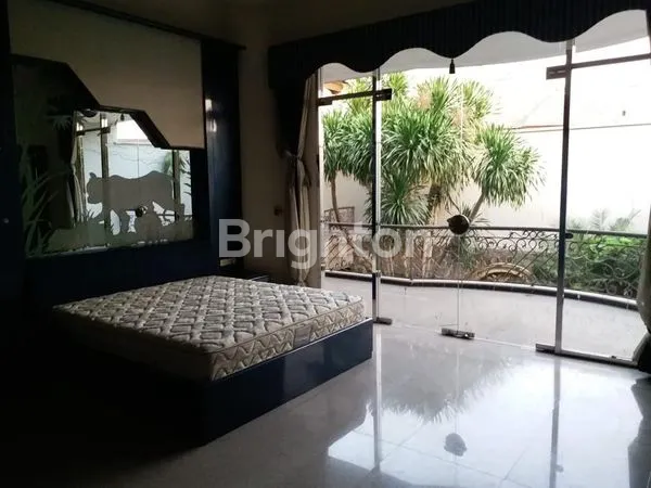 image RUMAH MEWAH 2 LANTAI, ASRI & SANGAT TERAWAT (1)