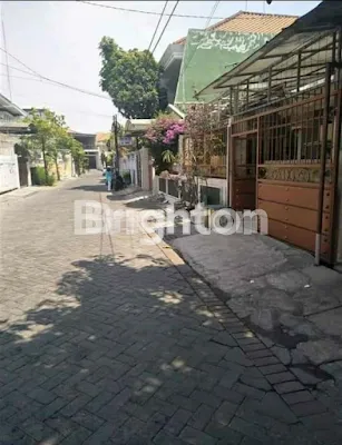 image RUMAH 2 JEJER TEMPAT KOS KOSAN,RUMAH 1 KT 6+1,KM 2+1PLN 2200 WATT PDAM SHM ROW JALAN MOBIL BEBAS CARPORT HARGA 1,9M RUMAH 2 (1)