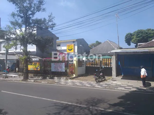 image RUMAH BERHALAMAN  LUAS DI TENGAH KOTA BATU 5 MENIT KE MUSEUM ANGKOT 10 MENIT KE BALOGA/JATIM PARK 4 (4)