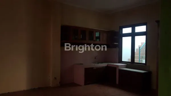 image RUMAH BESAR SIAP HUNI (10)