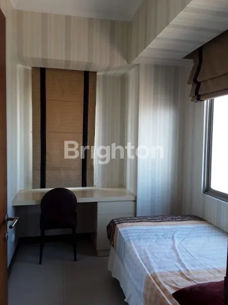 image GRAND SUITE 3 BEDROOM DENGAN BEST VIEW DI APARTEMEN WATERPLACE SURABAYA BARAT (5)