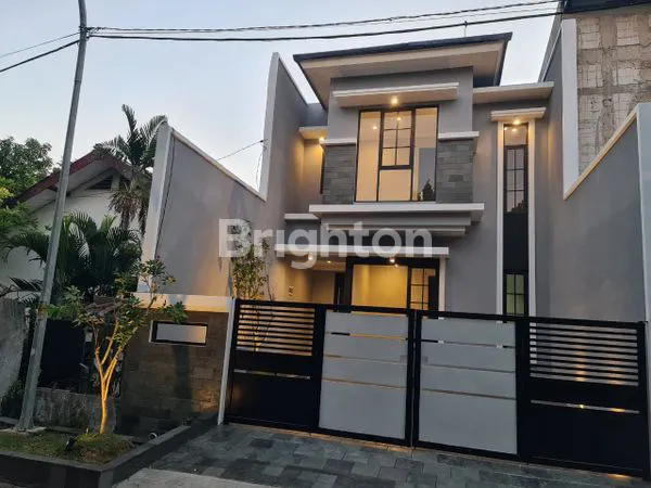 image MINIMALIS MODERN HOUSE SELANGKAH DARI MERR (1)