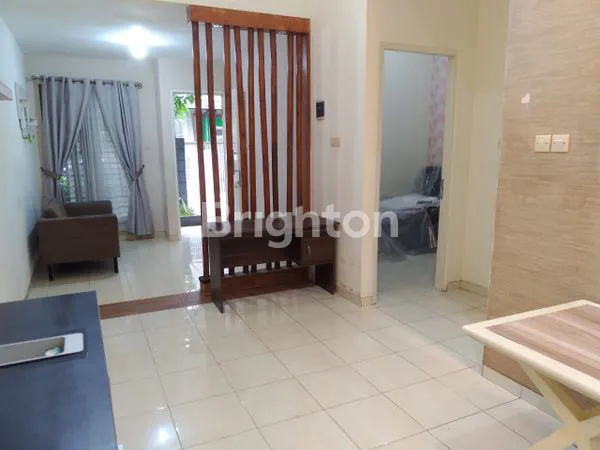 image RUMAH MINIMALIS TERAWAT SEMI FURNISH DI PURIMAS SURABAYA (4)